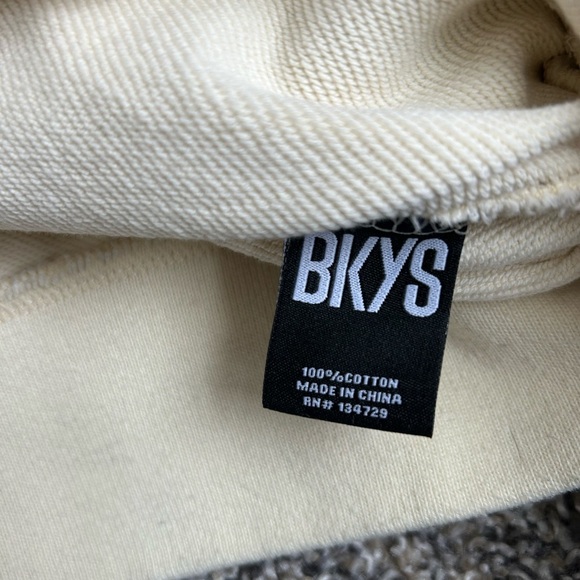 BKYS Lucky Charm cream colored crewneck sweatshirt size medium - Picture 7 of 9